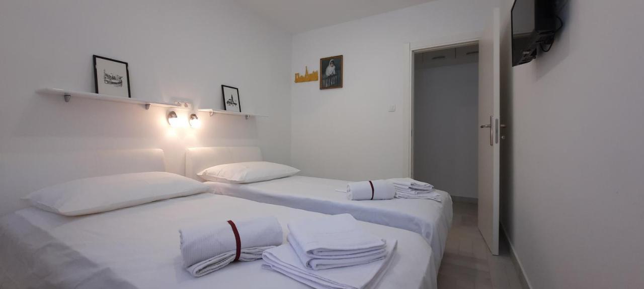 Apartments Suho Komiža Esterno foto